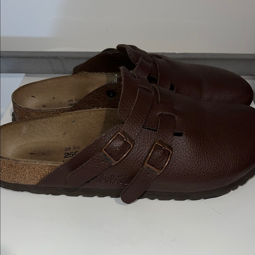 Birki’s (Birkenstock)Leather Slip-On Clogs women’s size 8 men’s 6. Pre-🩷